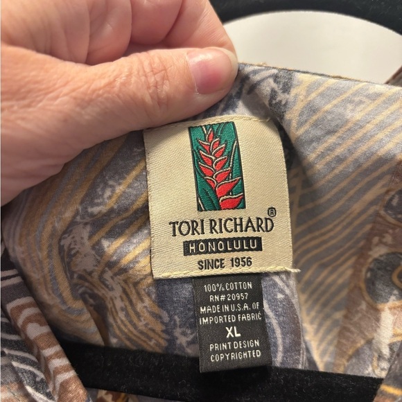 💕Tori Richard Honolulu size xl 100% cotton button down - Picture 2 of 4